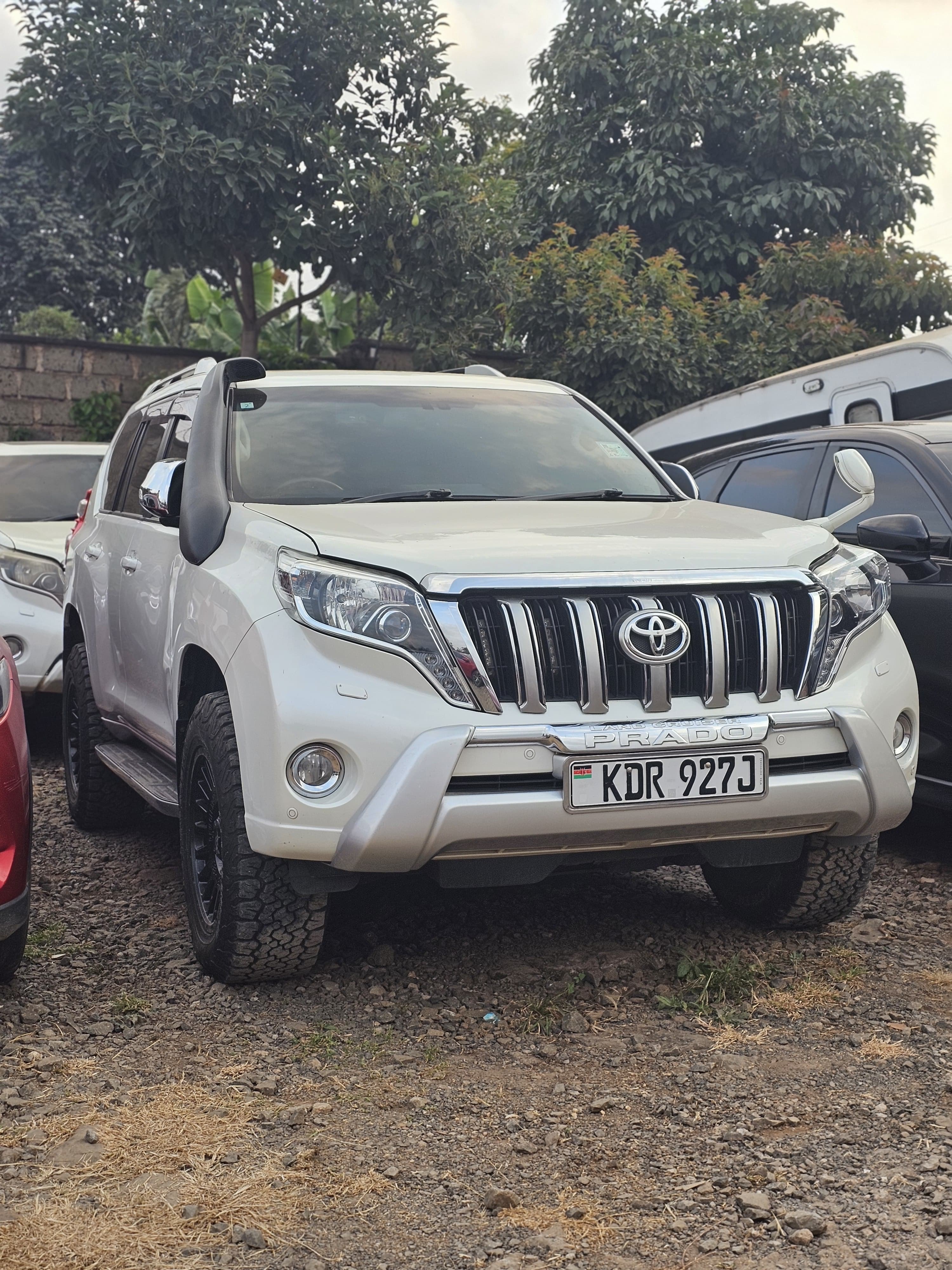 TOYOTA LAND-CRUISER PRADO